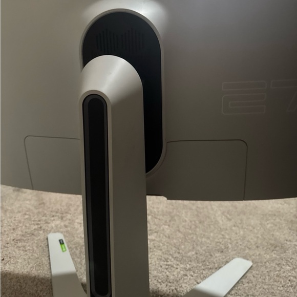 Alienware AW2720HF 27 inch Widescreen LCD Monitor - White - Picture 2 of 6